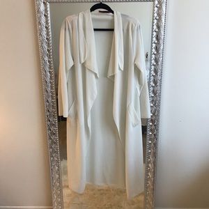 White waterfall duster